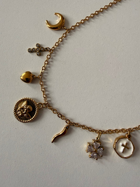 Collar Supersticiosa