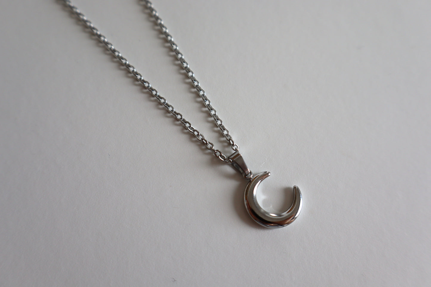 Collar Media Luna