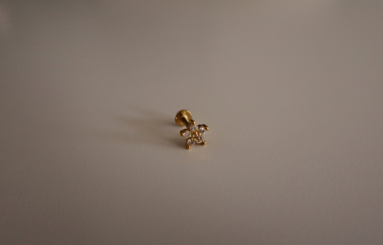 Piercing Flor Ud.