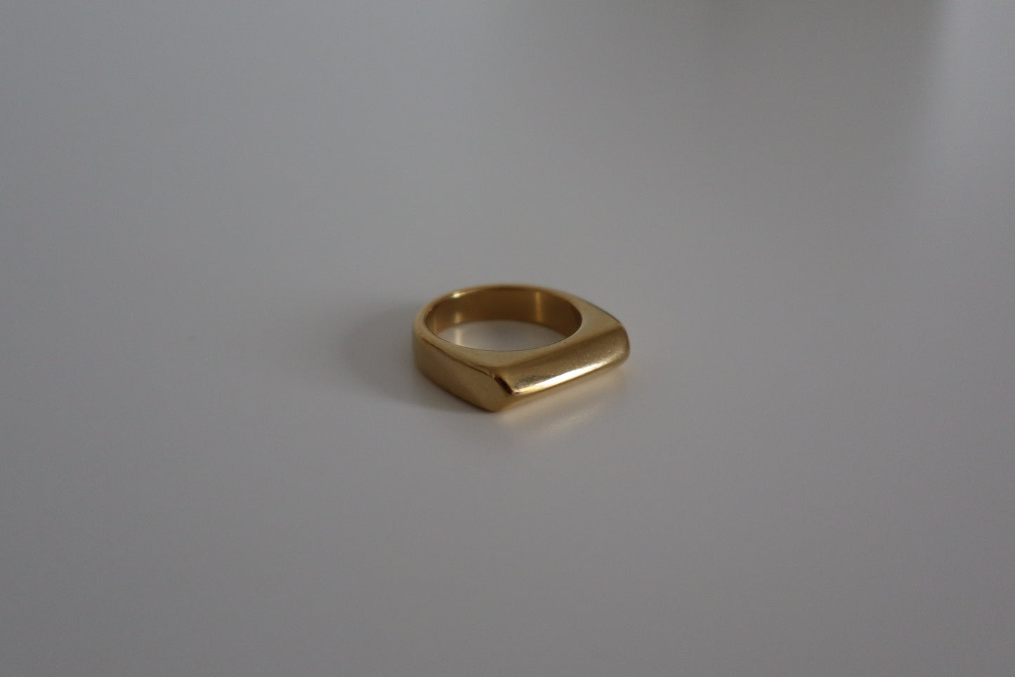 Anillo Laura