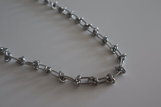 Collar Nudo Plateado