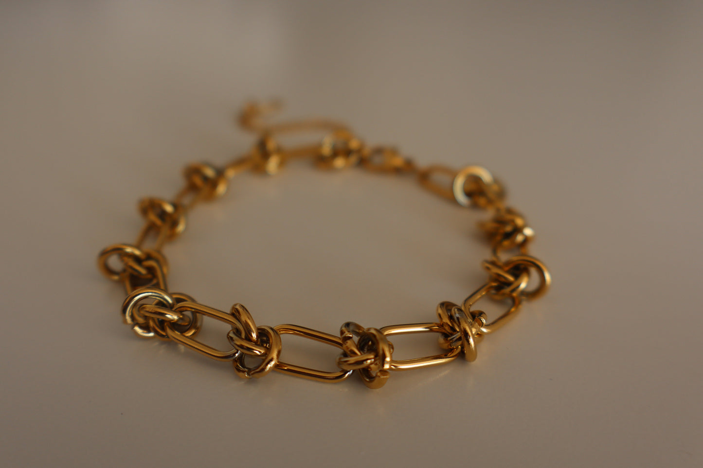 Pulsera Nudos en Dorado