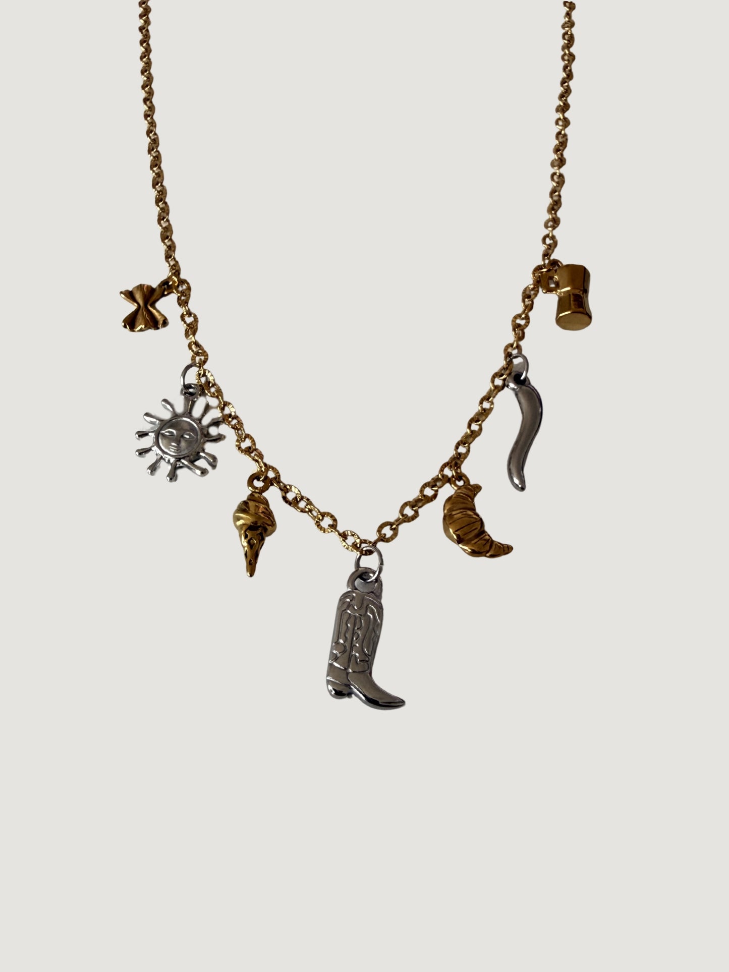 Collar Chic