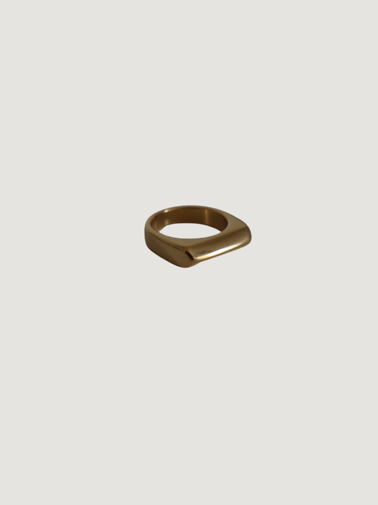 Anillo Laura