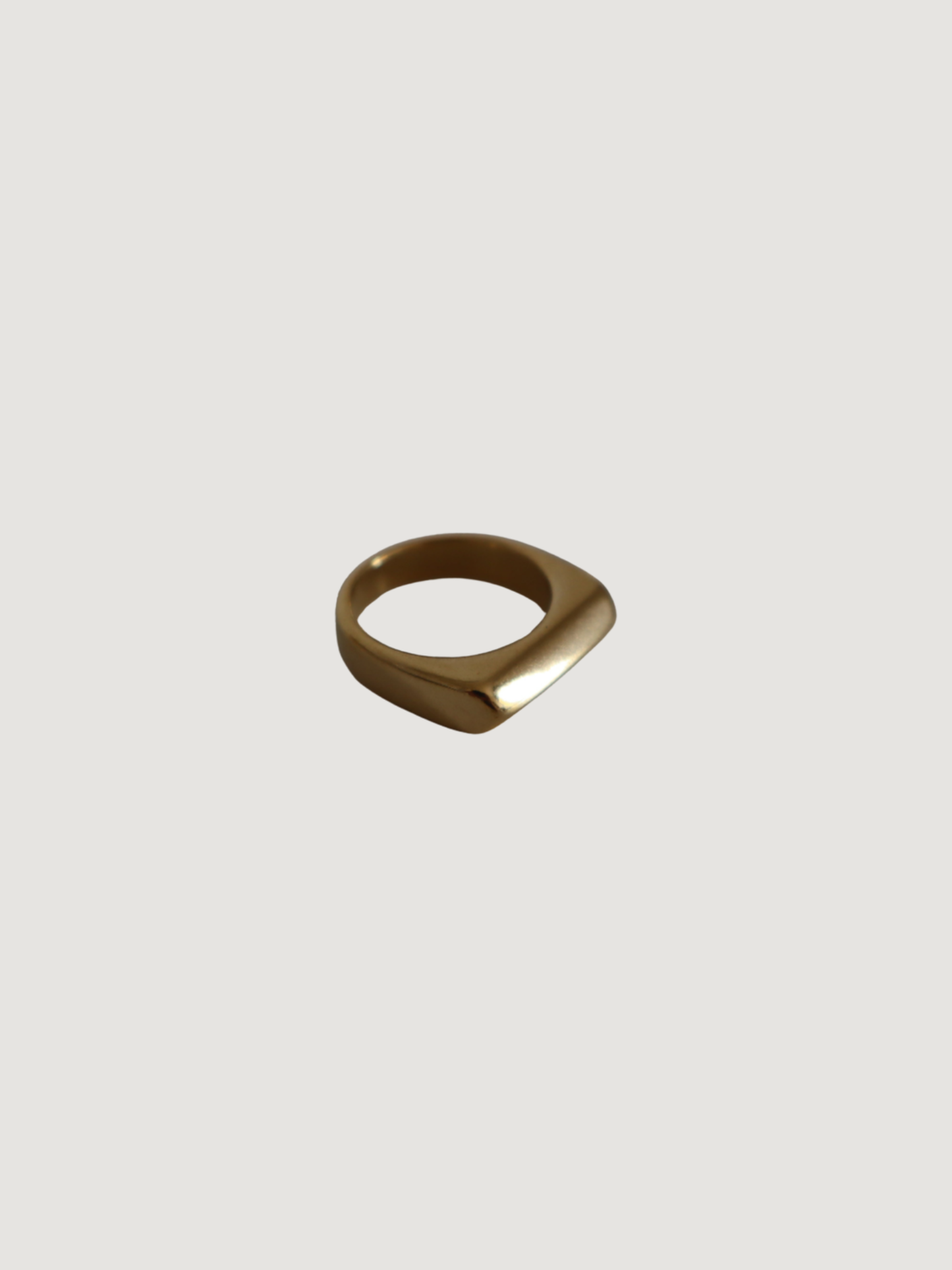 Anillo Laura