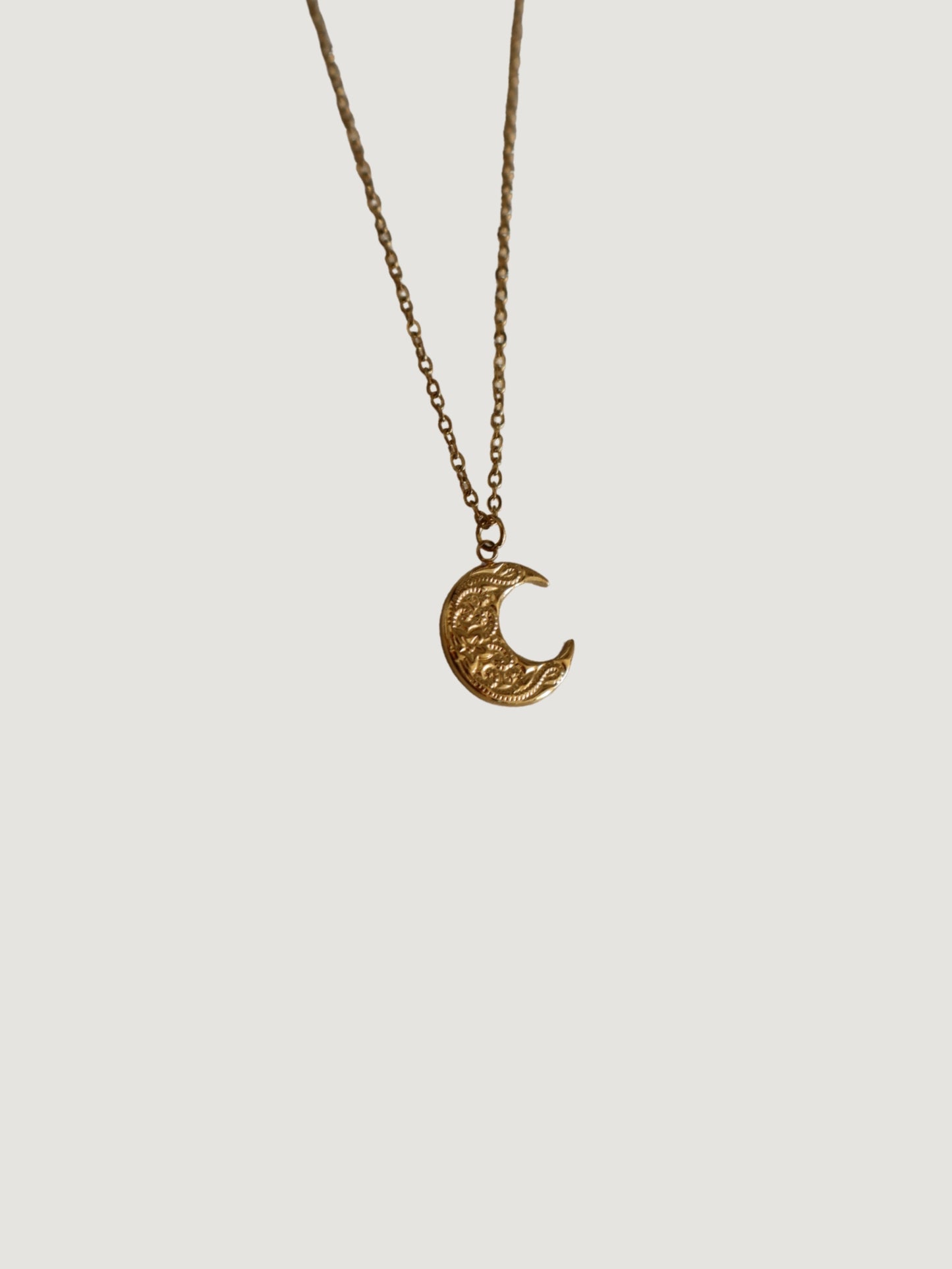 Collar Luna en Sevilla