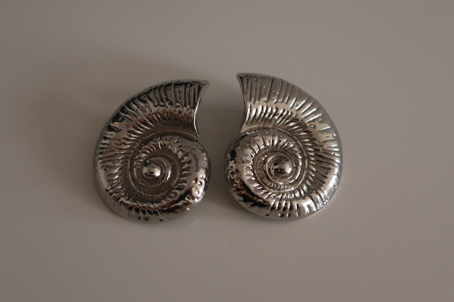 Pendientes Caracolas Maxi Plateados