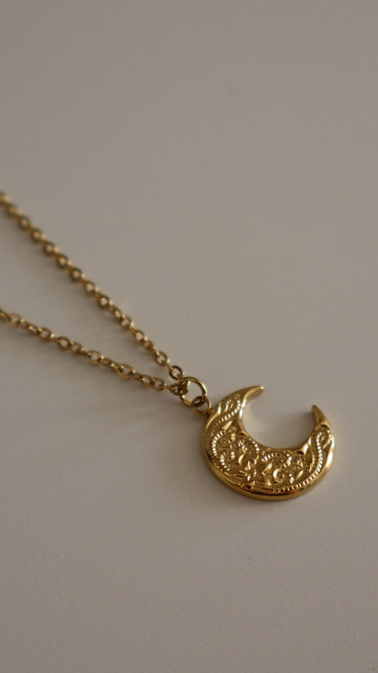 Collar Luna en Sevilla