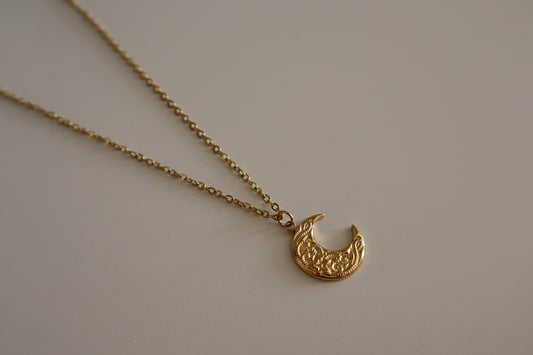 Collar Luna en Sevilla